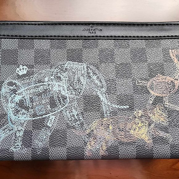 crossbody - Picture 3 of 16